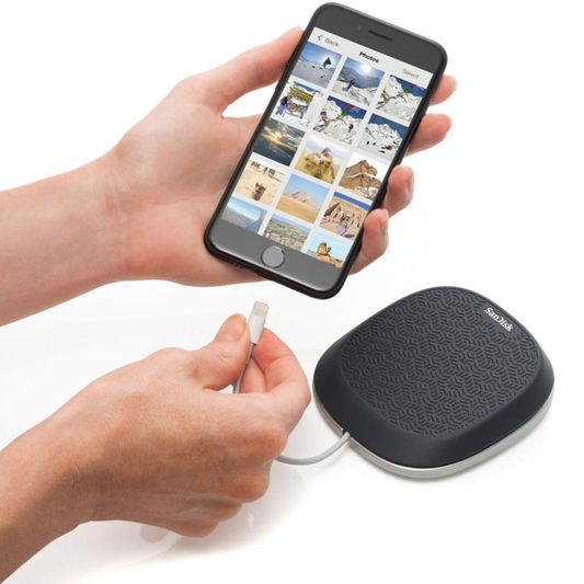 SanDisk iXpand Base For Phone Charging & Backup - Black 32 GB