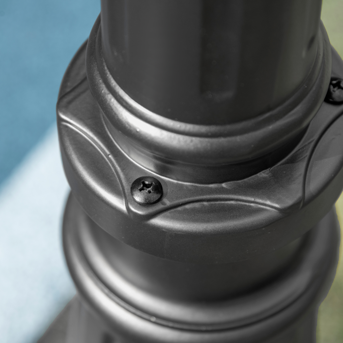 Antique-Style LED Solar Garden Lamp Post – Energy-Efficient Outdoor Lighting